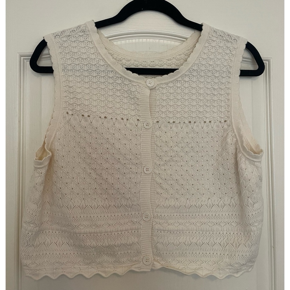 NWOT Shein Scalloped Edge Knit Button Up Vest in off white cream size 1XL
